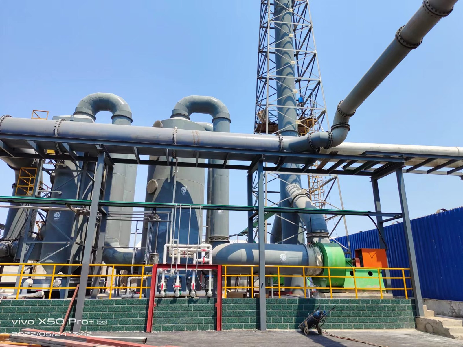 Tháp phun xử lý khí thải công nghiệp